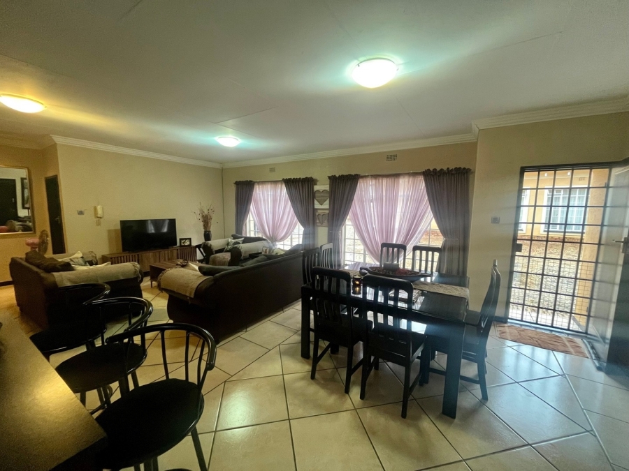 3 Bedroom Property for Sale in Flamwood North West